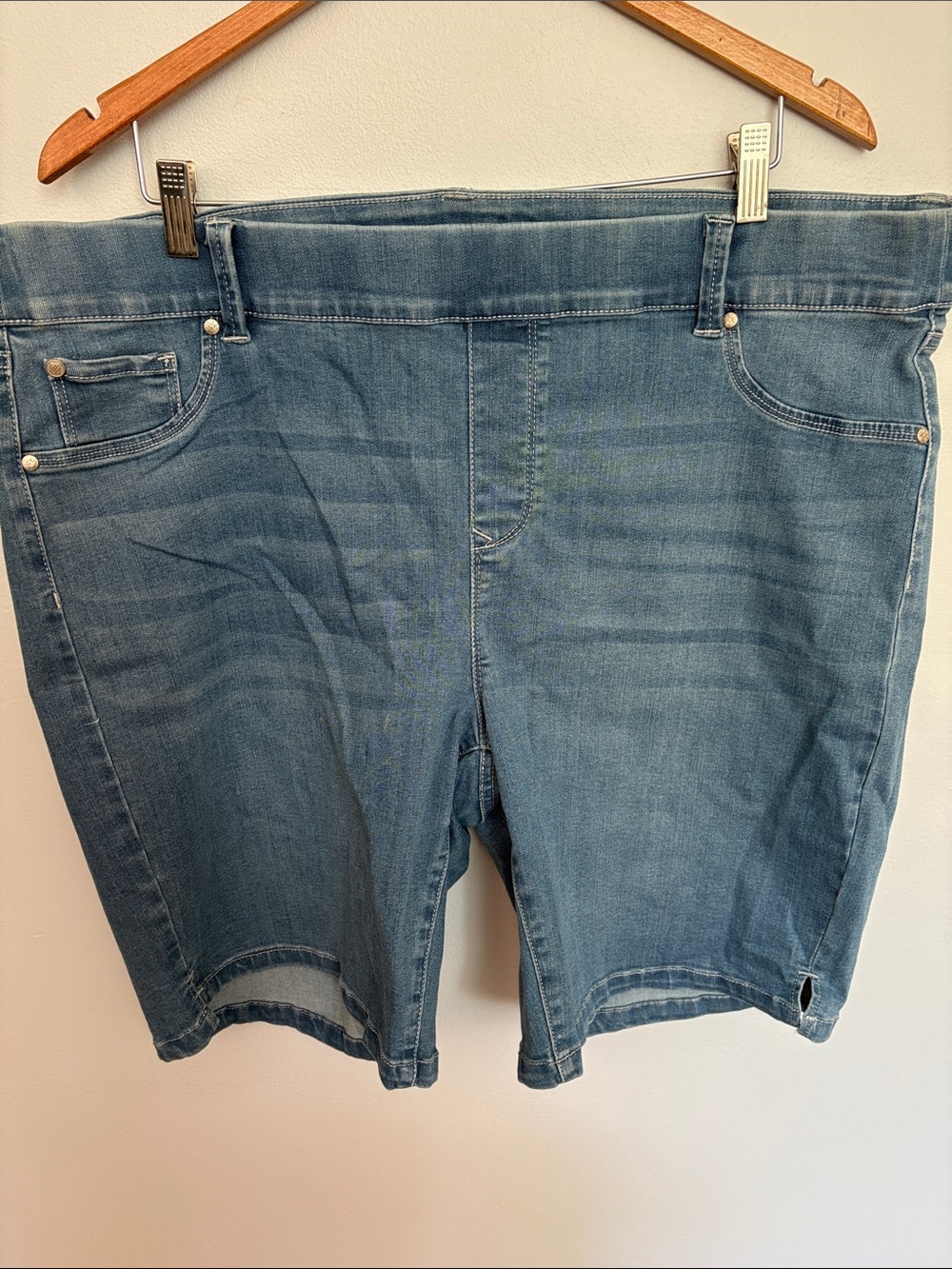 Women’s Stretch Light Blue Denim Jean Shorts